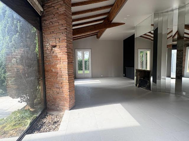Vente Maison 7 pièces 310 m2 Cugnaux