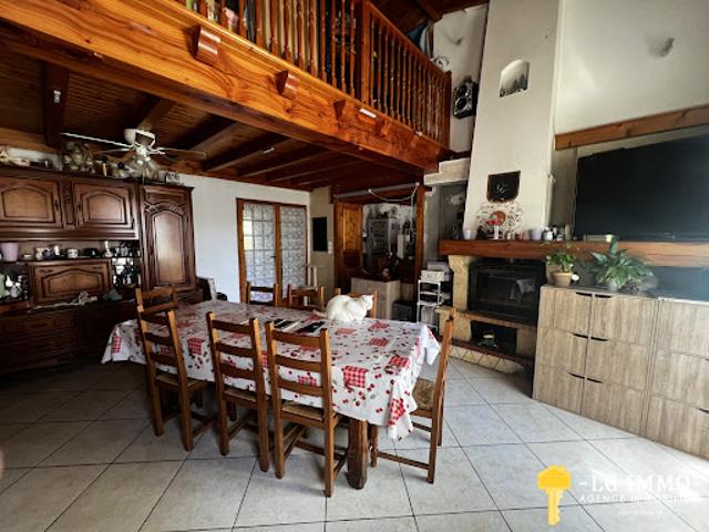 Vente Maison 7 pièces 335 m2 Mirambeau