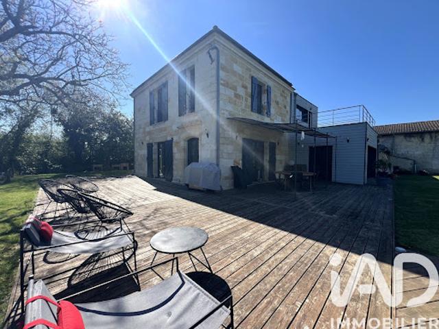 Vente Maison 7 pièces 330 m2 Izon