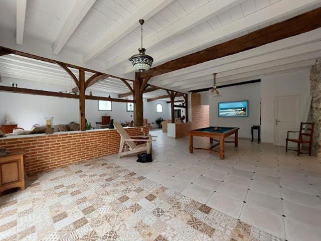 Vente Maison 7 pièces 345 m2 Saint Martin de Hinx