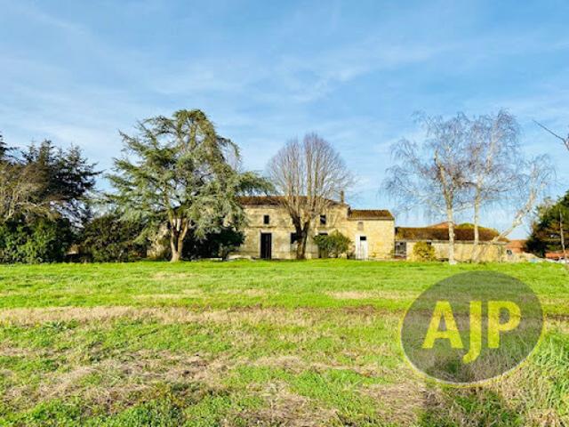 Vente Maison 7 pièces 350 m2 Bégadan