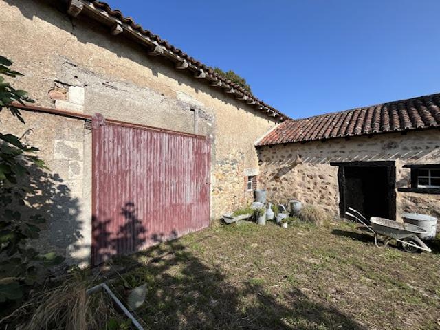Vente Maison 7 pièces 411 m2 Luchapt