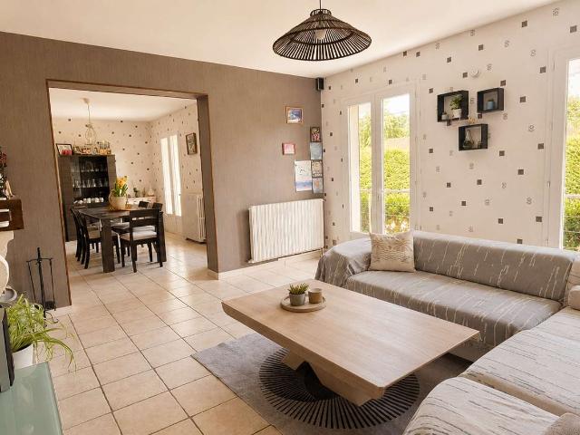 Vente maison 7 pièces Cours de Pile 24