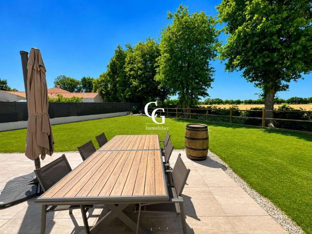 Vente maison 7 pièces Coëx 85