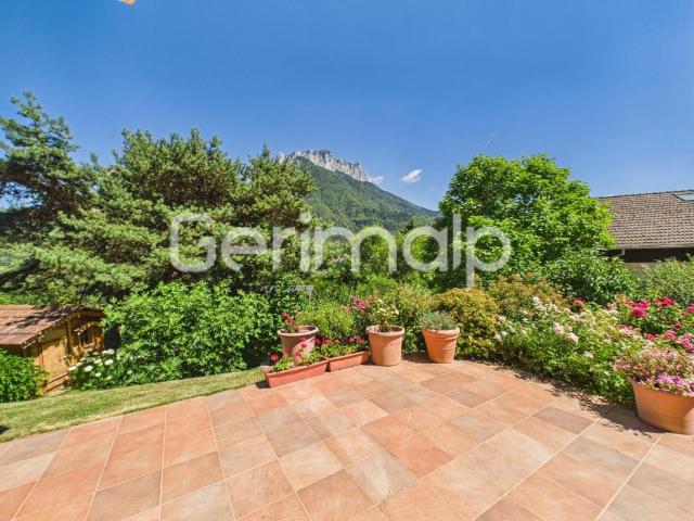 Vente Maison 7 pièces + cuisine 157 m² 1 085 000 €