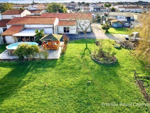 Vente maison 7 pièces Forges 17