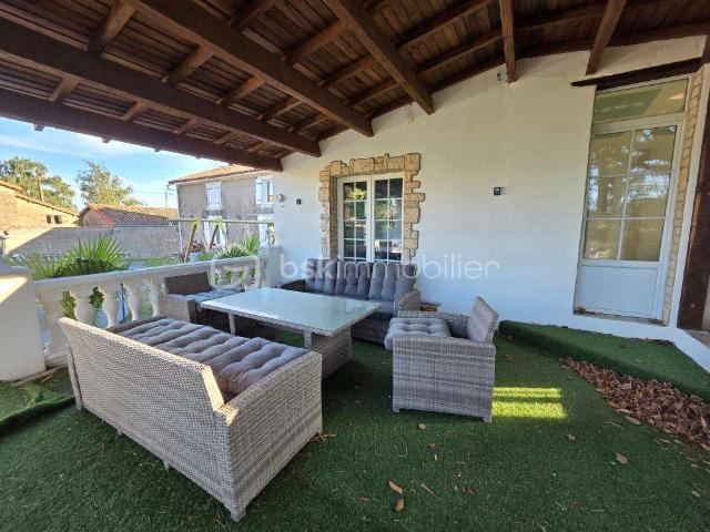Vente maison 7 pièces Fenioux 79