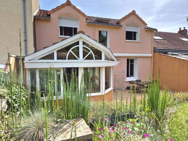 Vente maison 7 pièces Nantes Zola 44