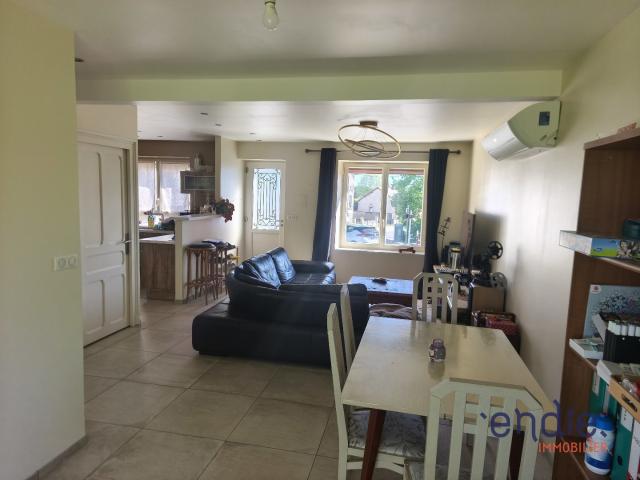 VENTE: MAISON 4 PIECE 85 m² A COMMENTRY