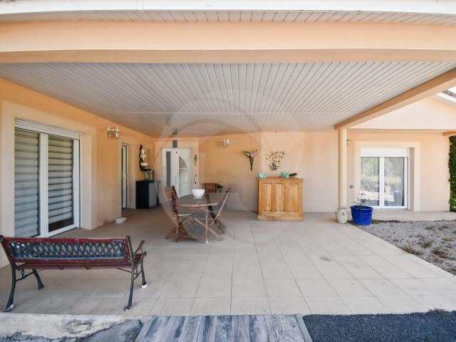 Maison de plain pied de 142 m² avec garage et grand terrain. 142m² Caussade