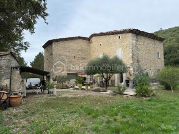 Vente Maison 4 pièces 104 m2 Les Tourrettes