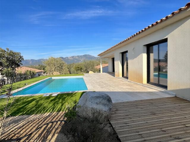 Vente Maison 4 pièces 105 m2 Sainte lucie de porto vecchio