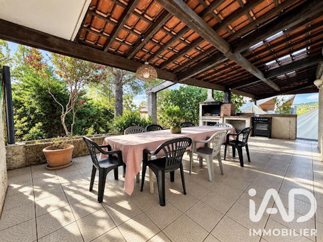 Vente Maison 4 pièces 109 m2 Saint Etienne de Fontbellon