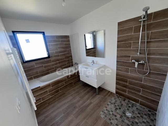 Vente Maison 4 pièces 100 m2 Adé
