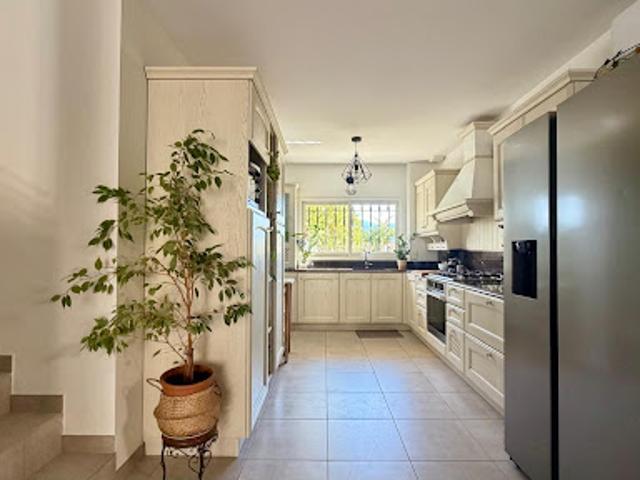 Vente Maison 4 pièces 100 m2 Carros