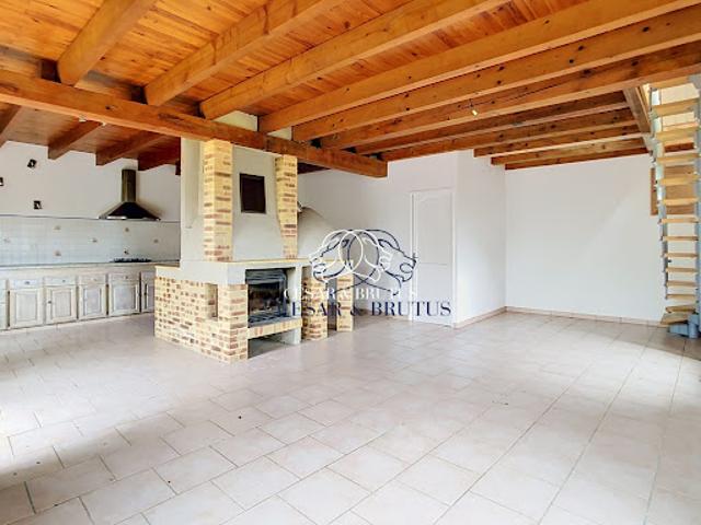 Vente Maison 4 pièces 116 m2 Saint Pierre le Vieux