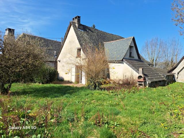 Vente Maison 4 pièces 116 m2 Saint Santin Cantalès