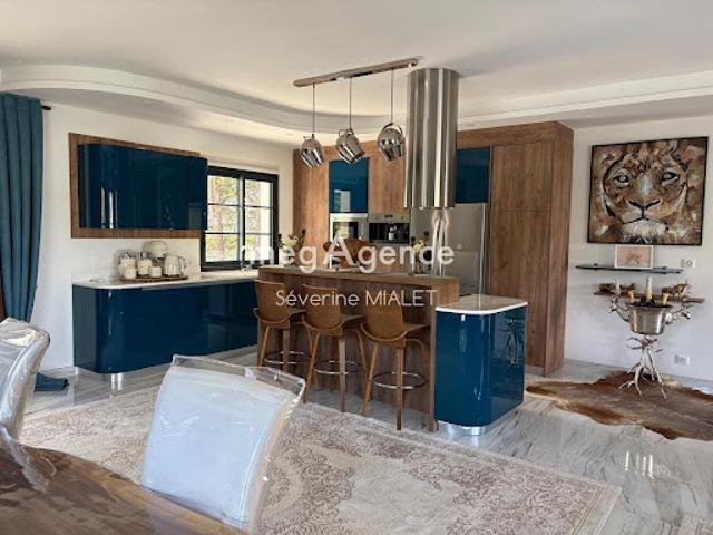 Vente Maison 4 pièces 117 m2 Merignac