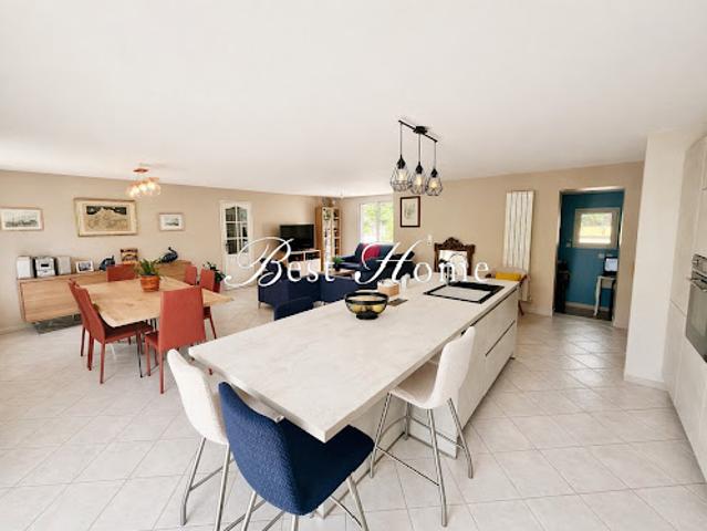 Vente Maison 4 pièces 126 m2 Caissargues