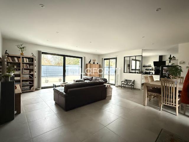 Vente Maison 4 pièces 119 m2 Saintes