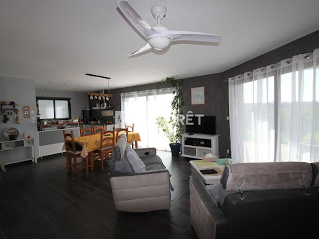 Vente Maison 4 pièces 110 m2 Condat sur Trincou