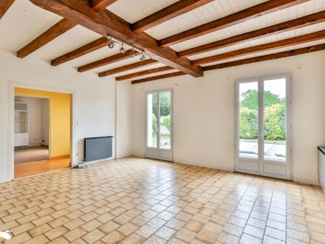 Vente Maison 4 pièces 110 m2 Juillac le Coq