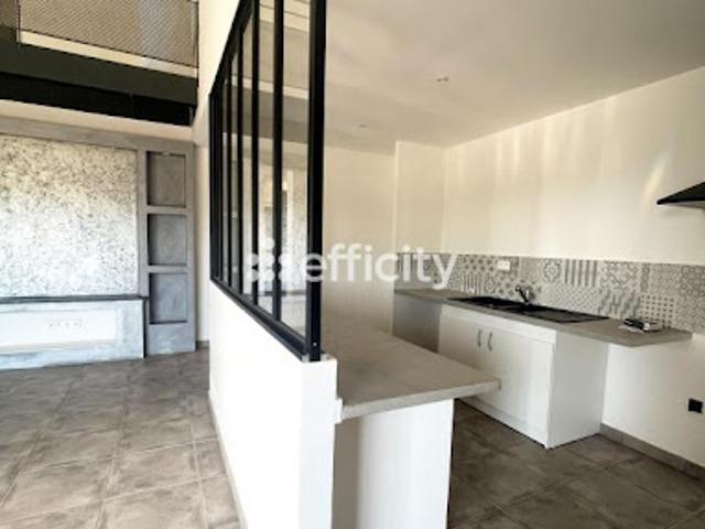 Vente Maison 4 pièces 111 m2 Le Carlaret