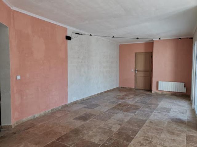 Vente Maison 4 pièces 111 m2 Saint Hilaire d'Ozilhan