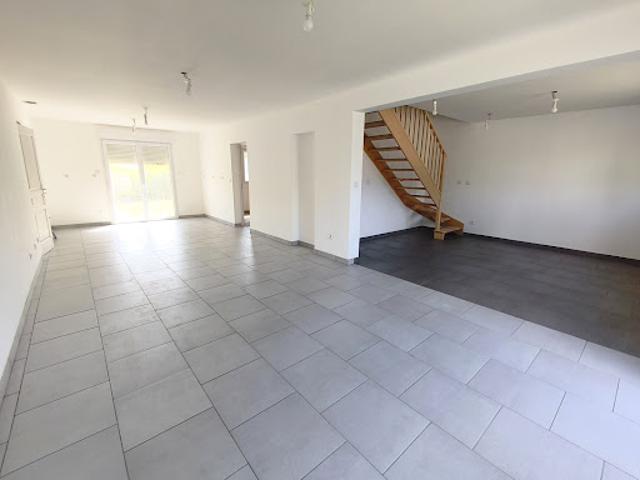 Vente Maison 4 pièces 113 m2 Pontvallain