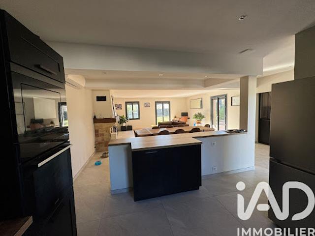 Vente Maison 4 pièces 125 m2 Cheval Blanc