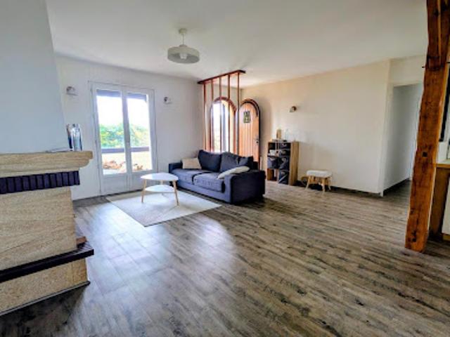 Vente Maison 4 pièces 125 m2 Saint Ciers d'Abzac