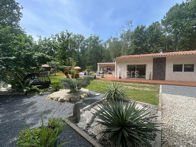 Vente Maison 4 pièces 125 m2 Saint Vivien de Médoc