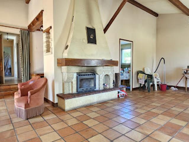 Vente Maison 4 pièces 125 m2 Saintes