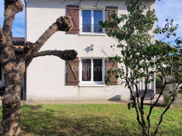 Vente Maison 4 pièces 120 m2 Les Eglisottes et Chalaures