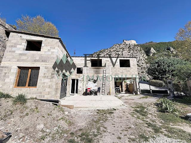 Vente Maison 4 pièces 123 m2 Entrevaux