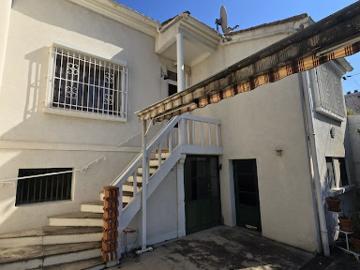 Vente Maison 4 pièces 135 m2 Arles