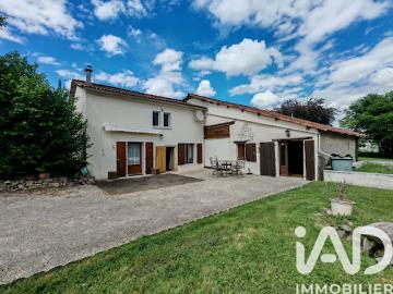 Vente Maison 4 pièces 137 m2 Saint Macoux