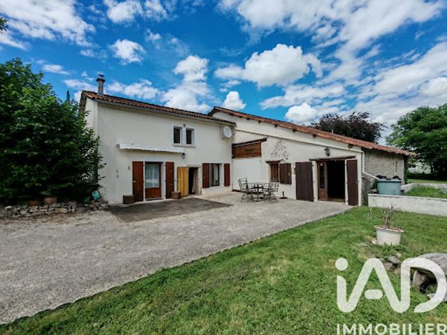 Vente Maison 4 pièces 137 m2 Saint Macoux