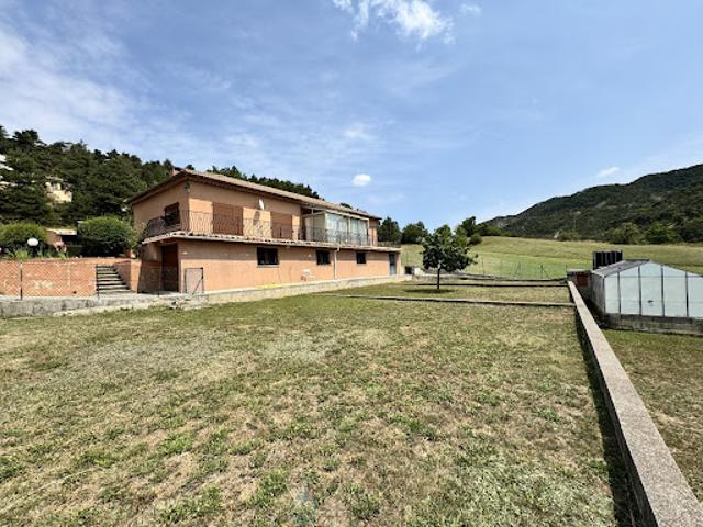 Vente Maison 4 pièces 130 m2 Peyroules