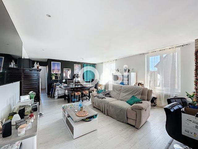 Vente Maison 4 pièces 140 m2 Montaignac Saint Hippolyte