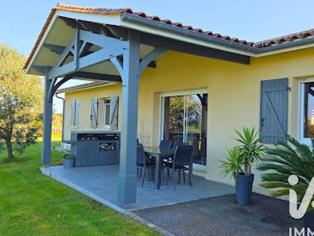 Vente Maison 4 pièces 140 m2 Bayas