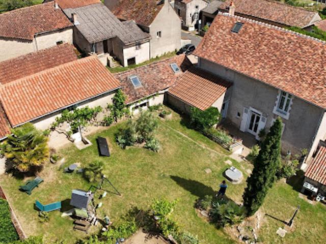 Vente Maison 4 pièces 150 m2 Jouhet
