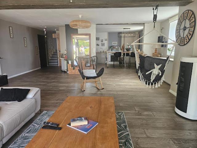 Vente Maison 4 pièces 153 m2 Chenac Saint Seurin d'Uzet