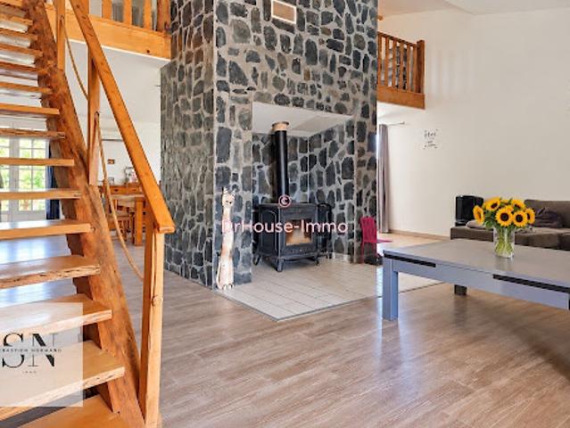 Vente Maison 4 pièces 165 m2 Saint Caprais de Lerm
