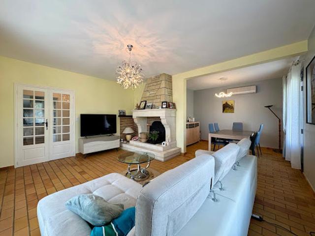 Vente Maison 4 pièces 185.55 m2 Castets et Castillon