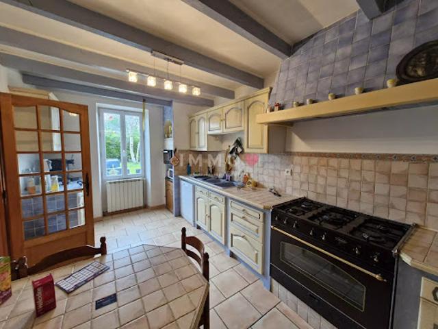 Vente Maison 4 pièces 187.78 m2 Neuillac