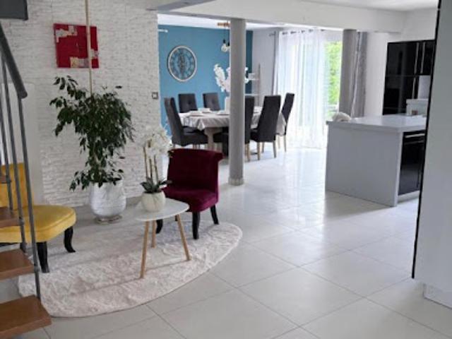 Vente Maison 4 pièces 188.53 m2 Briod
