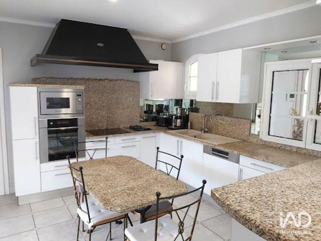 Vente Maison 4 pièces 180 m2 Bourg Saint Christophe