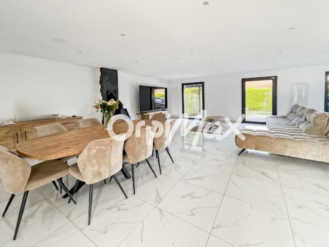 Vente Maison 4 pièces 234 m2 Bellebrune