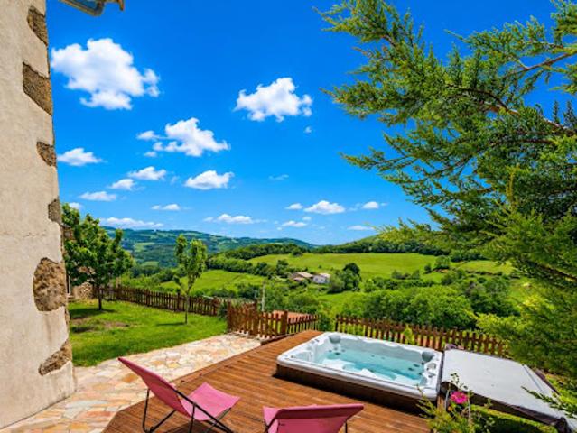 Vente Maison 4 pièces 374 m2 Montromant